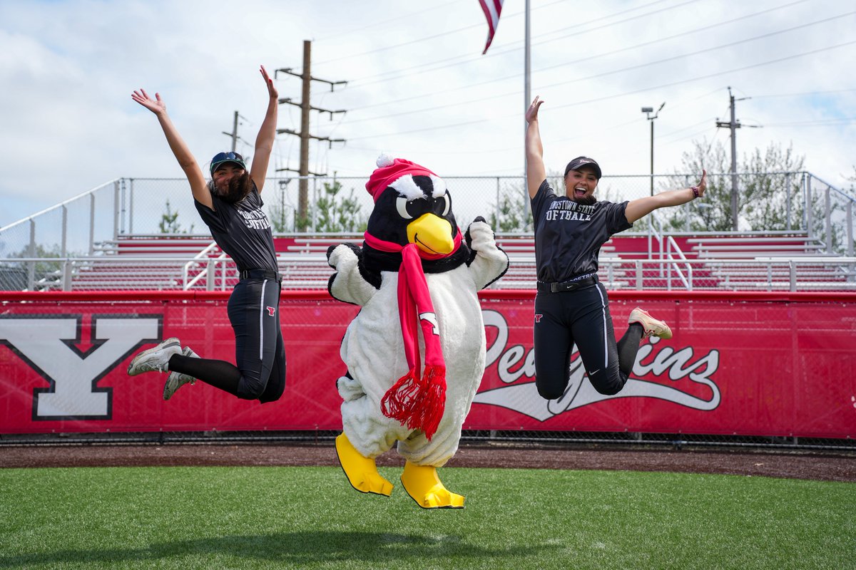 YSUSoftball's tweet image. Special visitor at practice today 🐧

#GoGuins