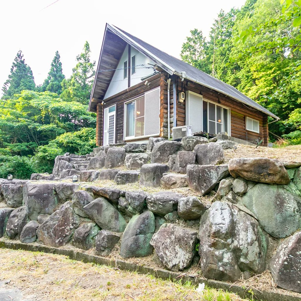 SmlEstate's tweet image. 三重県伊賀市柘植町　広々敷地で家庭菜園も楽しめるログハウス  sml-estate.com/?p=27223 #BBQ #ウッディハウス #ウッドデッキ #セカンドハウス #ログハウス