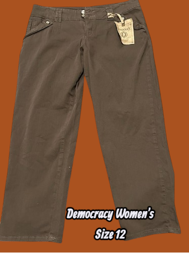 BitsFinds's tweet image. Unlock the secret to all-day comfort with our #Democracy Brown cotton straight leg trousers! 
These stylish pants in women's size 12 offer a blend of fashion and function. 👖👖🤎🤎

Don’t miss out—grab yours now and redefine your everyday look! 
ebay.us/m/ooj5nf