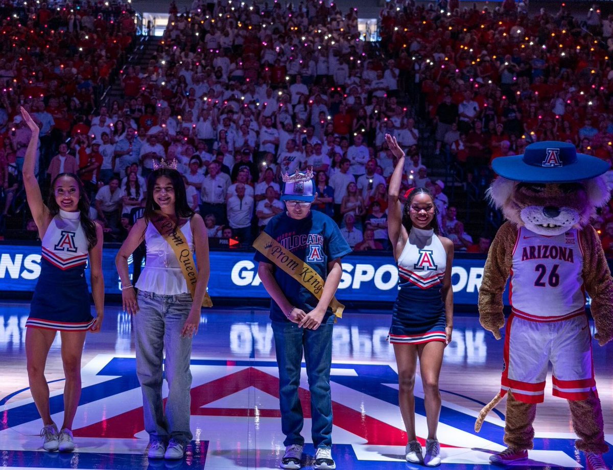 urlight_co's tweet photo. More From University of Arizona's 2026 Banner Children's Diamond Children’s “Prom King and Queen” Night! 
Check out the details here: https://t.co/hl3uPPRNYa https://t.co/J8sgiR0jED