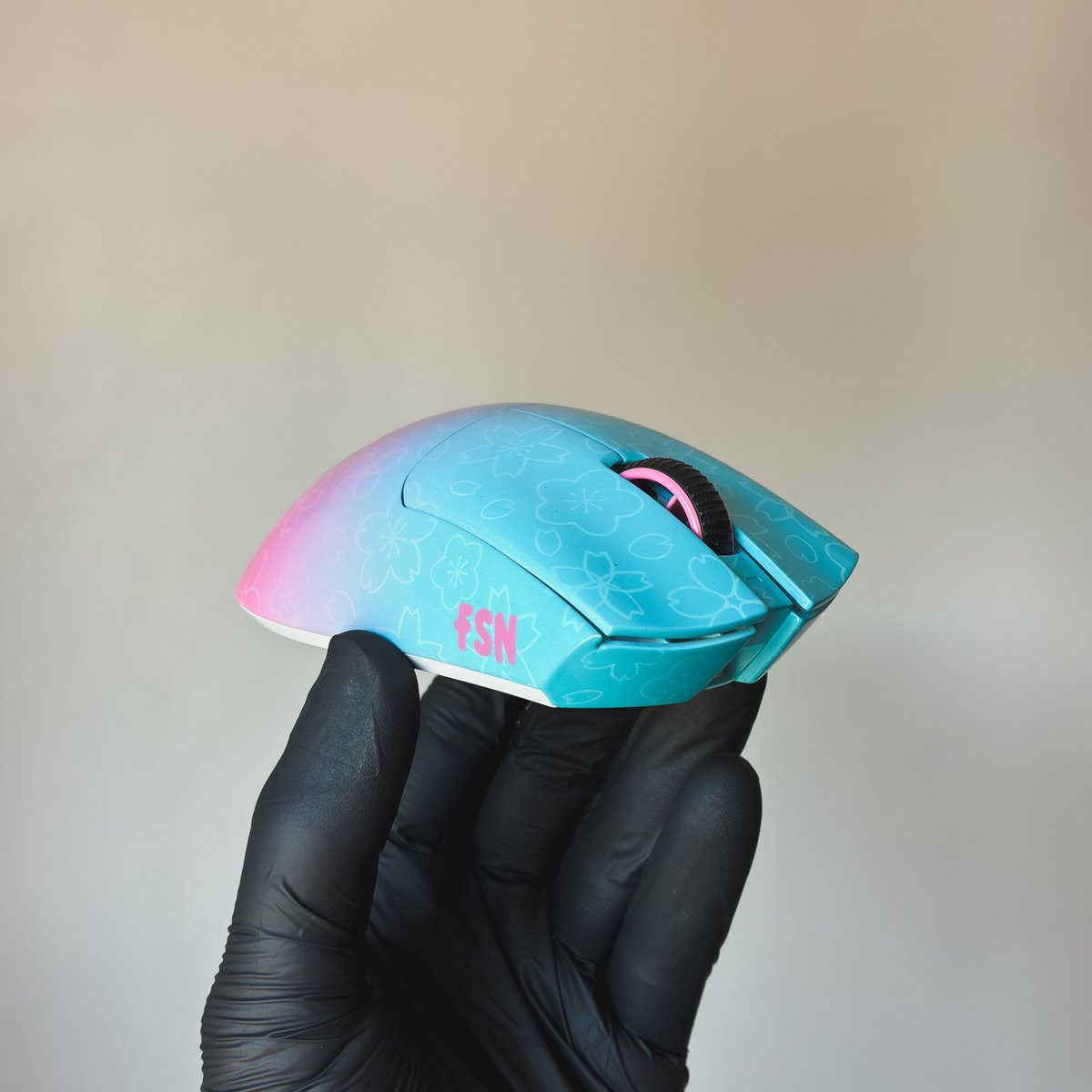 Customicegg's tweet image. ⚠ Quer customizar o seu? Chama no inbox ou acessa o site — link na bio!
#customice #custommouse #razer #deathadderv3 #ahri #leagueoflegends #gaminggear #customart