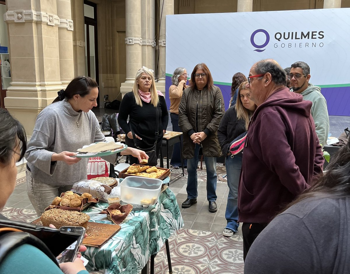 fdangeloquilmes's tweet photo. Hoy entregamos diplomas a emprendedores y emprendedoras de Quilmes que eligieron apostar a sus proyectos, aprender y animarse. 

Desde @QuilmesMuni acompañar a quienes generan trabajo desde adentro del distrito es una prioridad. Cada emprendedor que crece, hace crecer a Quilmes. https://t.co/tvkGOHSrlv
