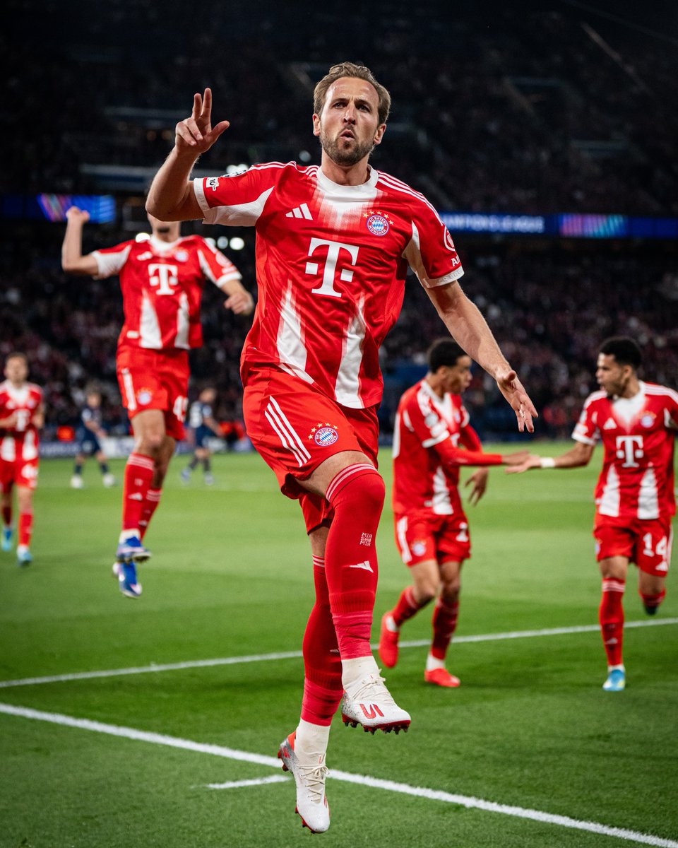 Footballtweet's tweet photo. 💥 17' PSG 0-1 Bayern Munich
💥 24' PSG 1-1 Bayern Munich
💥 33' PSG 2-1 Bayern Munich

This is, without a doubt, the best two teams left in the competition. This should be the final. https://t.co/RUgcD8hZzB