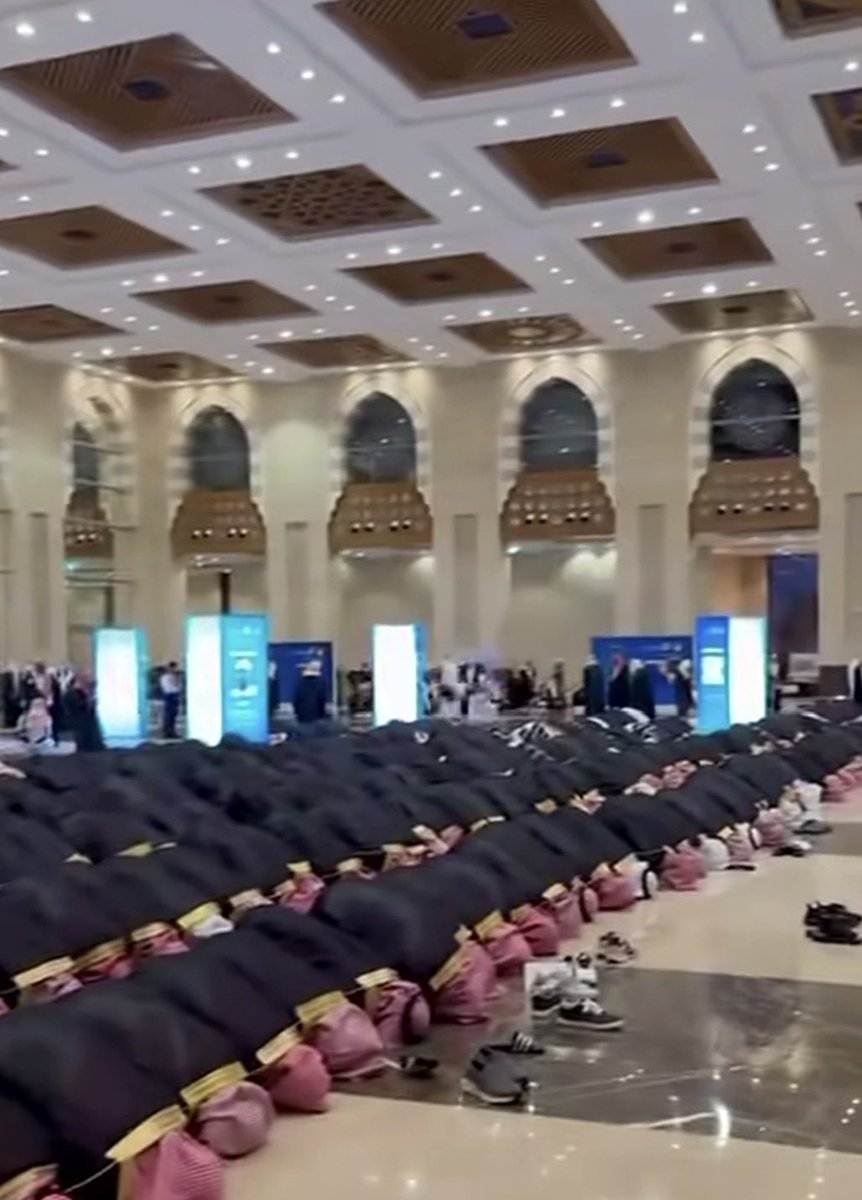 nyenyenye tweet media