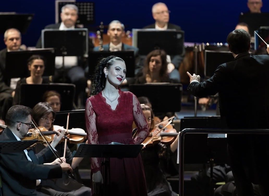 Annalouise69925's tweet image. Lost in the music and the moment. 🎶✨ There is nothing quite like the energy of a live orchestra behind you. 🎻❤️
#ClassicalMusic #Orchestra #LivePerformance #Soprano