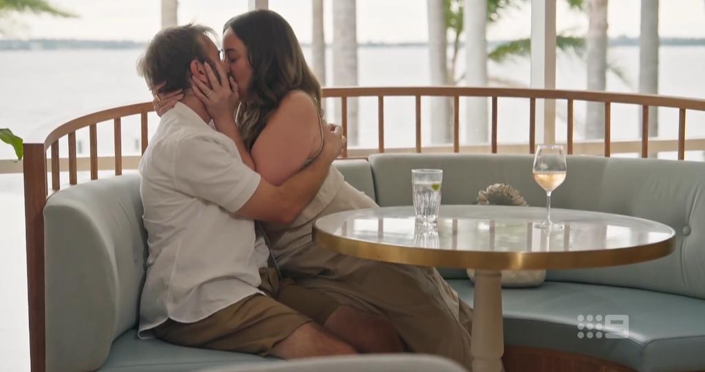 Gracie_Kimani's tweet image. Is this the kiss that makes Rachel feel something? #MAFSAU #MAFSAustralia #MAFS #MAFSAUS #MarriedAtFirstSight #MarriedatfirstsightAustralia