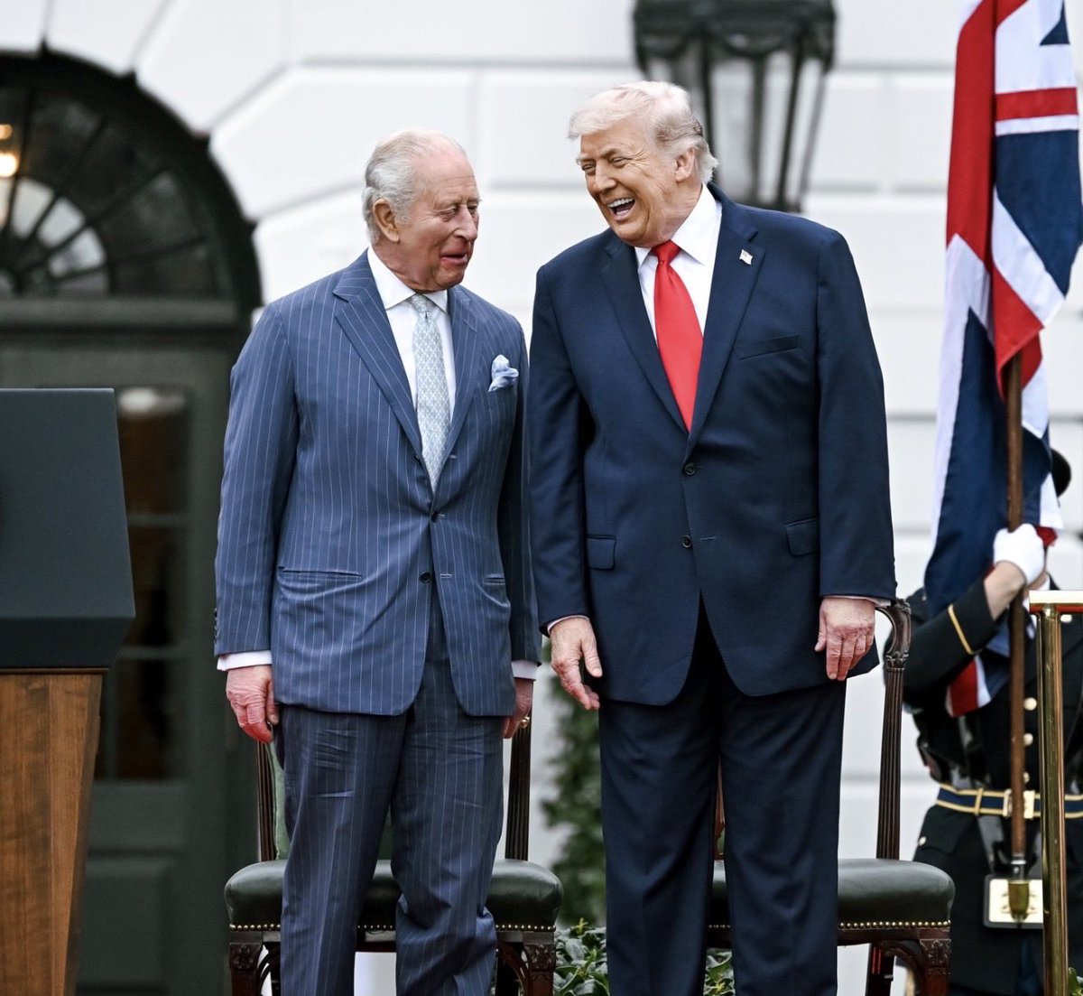 Julian Assange tweet media