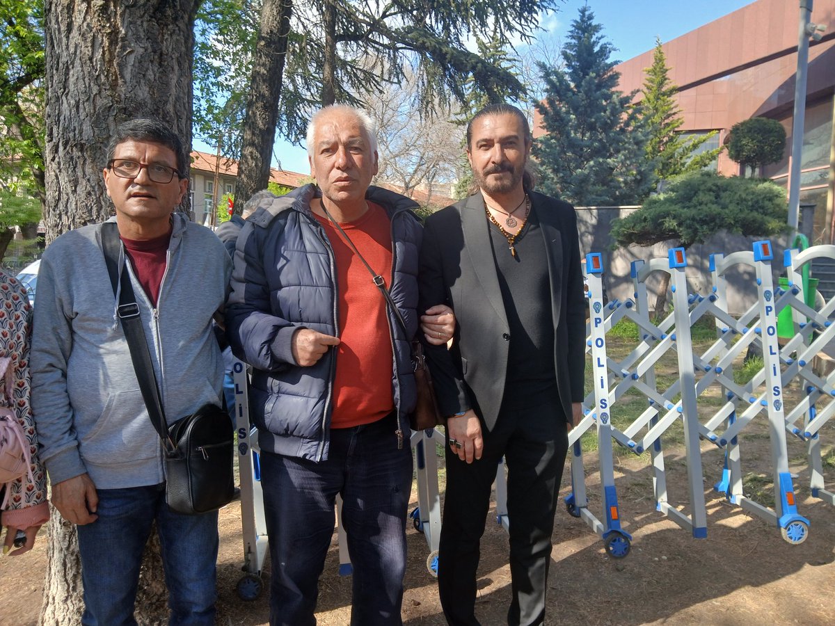 Kurtuluş Parkında Maencilerimizle birlikteydik.Madencilerimizin direnci sonucu Zafere ulaşıldı.