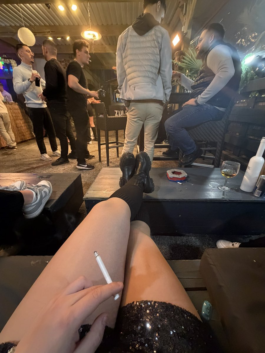 dsmllx's tweet photo. holà je suis de retour pour les petites putes à fric🫰🏼🐷 

#soumis #domina #findom #finD #cuck #moneyslave #pegging #atmhuman #feetfetısh #moneymiss https://t.co/urtler2bSN