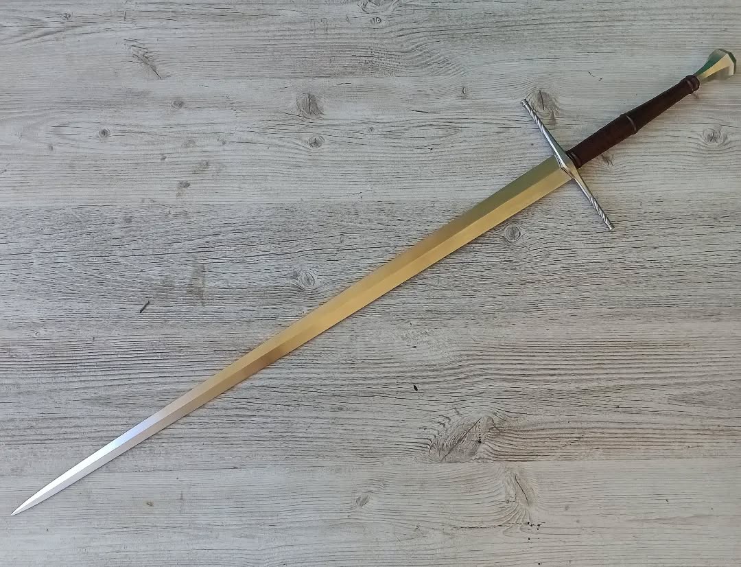 Arann Reichhardt Swordsmith tweet media