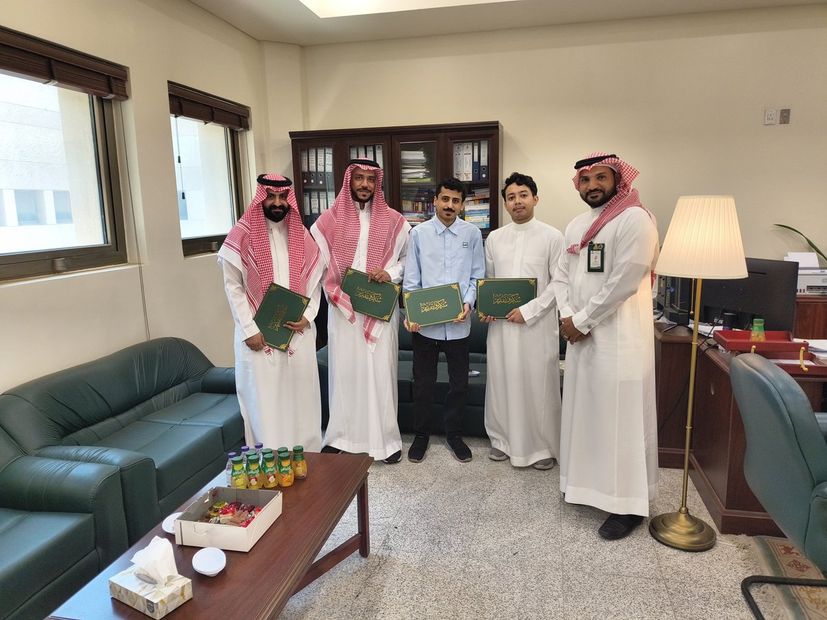 ECE_BME's tweet photo. كما كرم برنامج الهندسة الطبية بحضور سعادة رئيس قسم الهندسة الكهربائية وهندسة الحاسبات المهندس عبدالله باعفيف وذلك بمناسبة مشاركته المتميزة في فعاليات الهندسة الطبية وحصوله على جائزتين في معرض سيول الدولي للأختراعات ٢٠٢٥م ونتمنى له دوام التوفيق والتميز https://t.co/RUBGW0IFKG