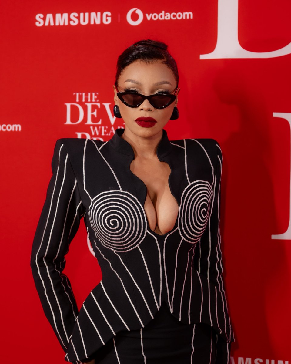 𝐍𝐮𝐫𝐢 💜 tweet media