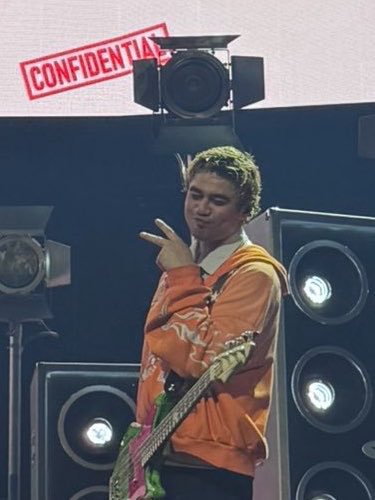 ⭐️ Calum Hood, you icon ⭐️