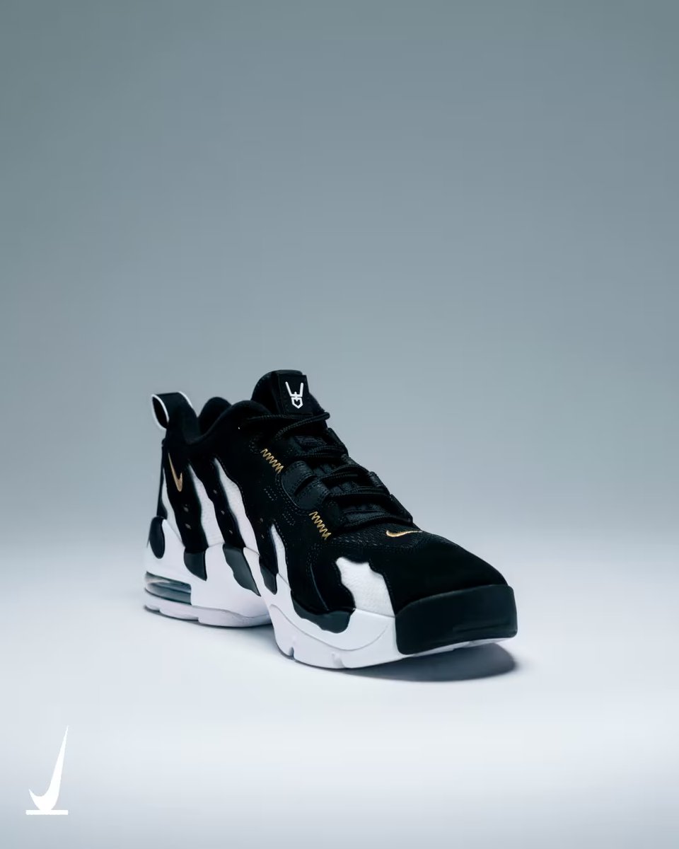 JustFreshKicks tweet media