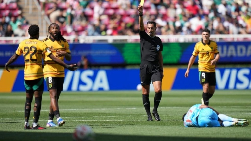 AViverosNoticia's tweet image. FIFA CAMBIARÁ REGLA PARA EL MUNDIAL SOBRE TARJETAS AMARILLAS; EVITARÁ SUSPENSIÓN DE JUGADORES

#FIFA #Mundial2026 #TarjetasAmarillas

albertoviverosnoticias.com/detallenota.ph…