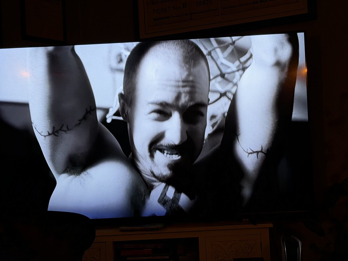 Laurence Fox tweet media