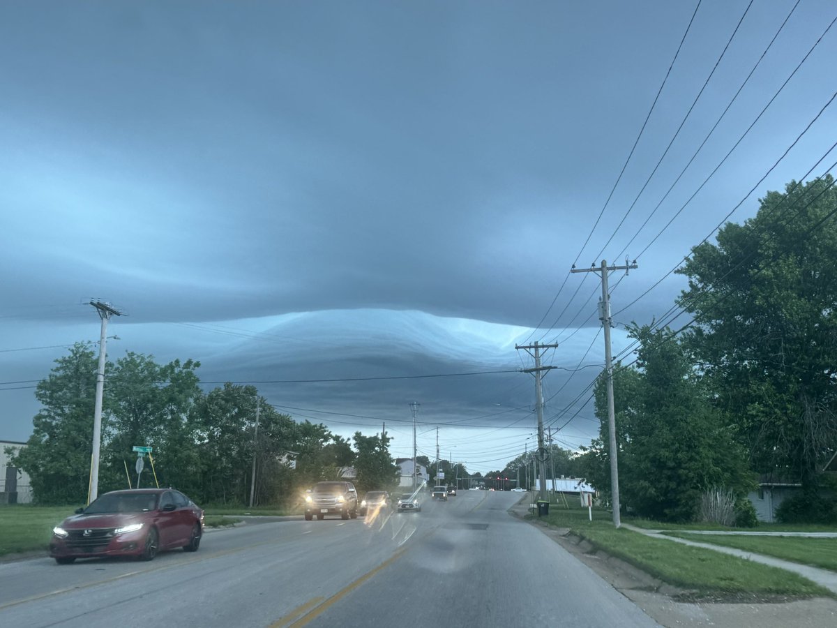 ByParkerPadgett's tweet image. Springfield, Missouri was the center for a massive hail storm this morning. #weather #missouri #wx