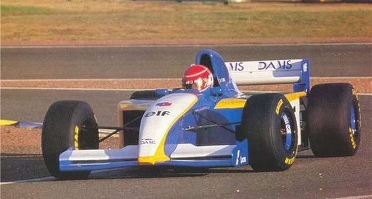 UnracedF1's tweet image. HAPPY DAYS!

I see i somehow gained 100+ new followers while posting nothing. Straight through the 20900 followers.

Thank you!

Here is one of my guilty pleassures, the Unraced DAMS GD-01! Back in 1995 in Dutch magazines even wished Lammers succes with the team! #F1 #RetroF1