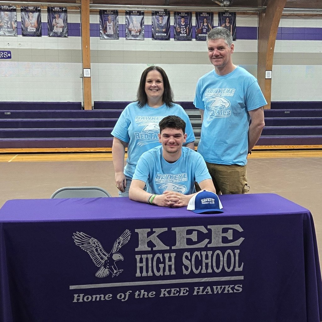 EACSD_Iowa's tweet photo. Big day for our student-athletes! 

Justin Wagner signed to compete in XC/track at Hawkeye CC while studying exercise science. 
Addison Winters signed to continue track at Wartburg while studying education.

Proud of their hard work—once a Kee Hawk, always a Kee Hawk! https://t.co/dbNXTa85Ub