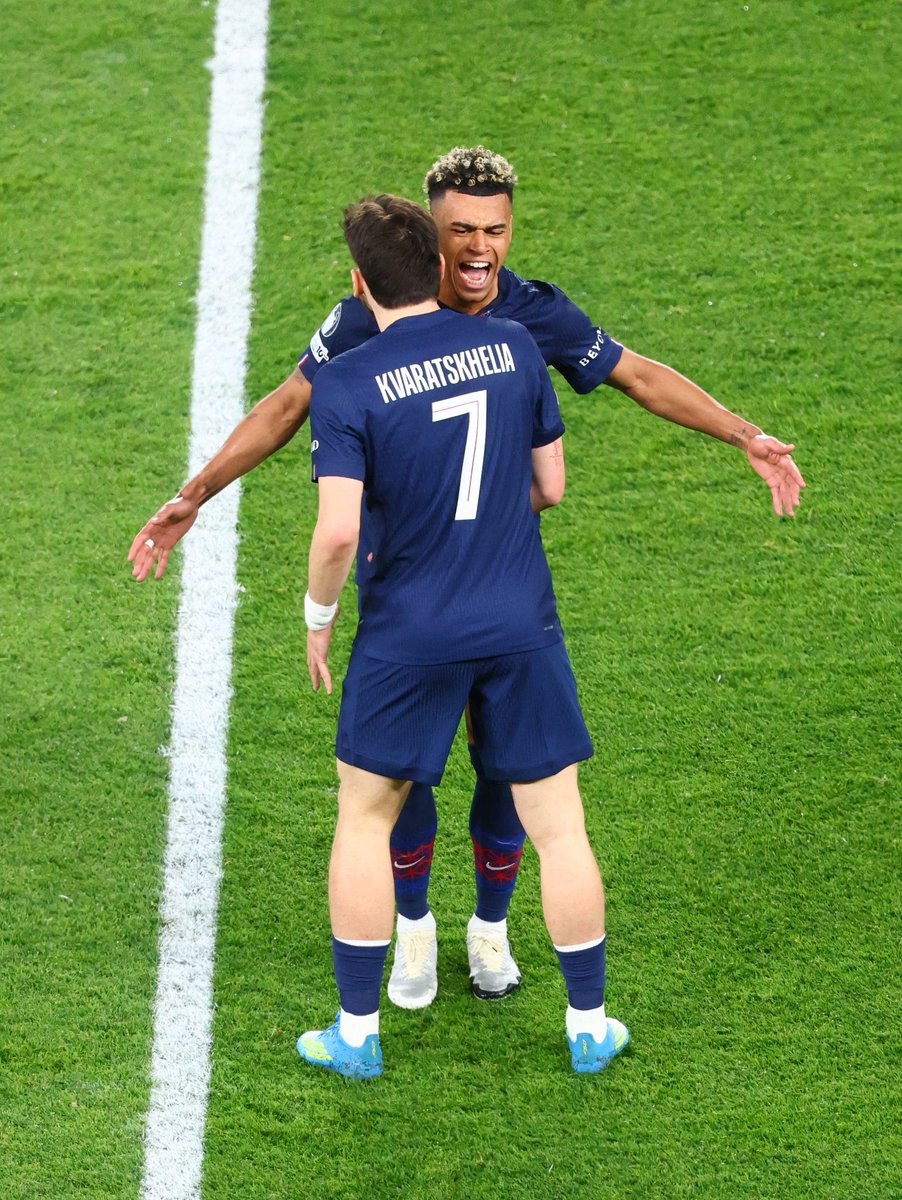 NBSportUg's tweet photo. Half-time: PSG 3-2 Bayern

Have you watched a more entertaining half all your life?

#NBSportThePavilion #NBSportUpdates https://t.co/Sy91lJGlZO