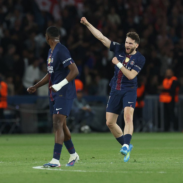 uwimaclarisse's tweet image. HT #UCL 

PSG 3-2 Bayern Munich 

Ni iyihe uha amahirwe gutsinda umukino? 

#Football