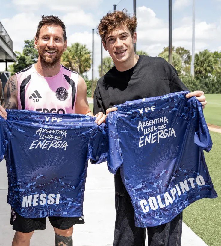 LIONEL MESSI CON FRANCO COLAPINTO

QUEEEEEEEEEE FOTÓN