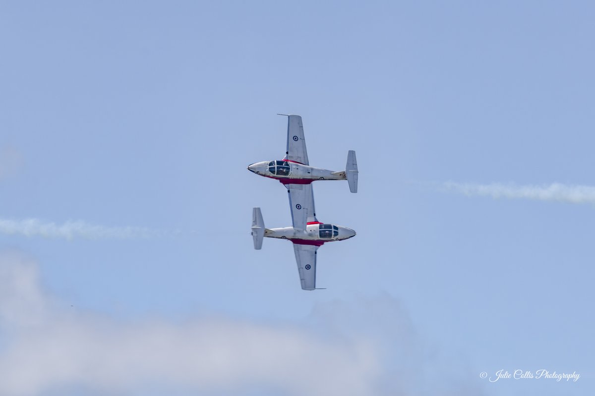 jcollis01's tweet image. A few more Snowbird shots from yesterday while they were doing some very tight maneuvers. Look closely at the 1st picture as it is 2 planes. 
@CFSnowbirds @experience_CV #aviation #comoxvalley #comox #photography @weathernetwork @GlobalBC_Comm @CHEK_News