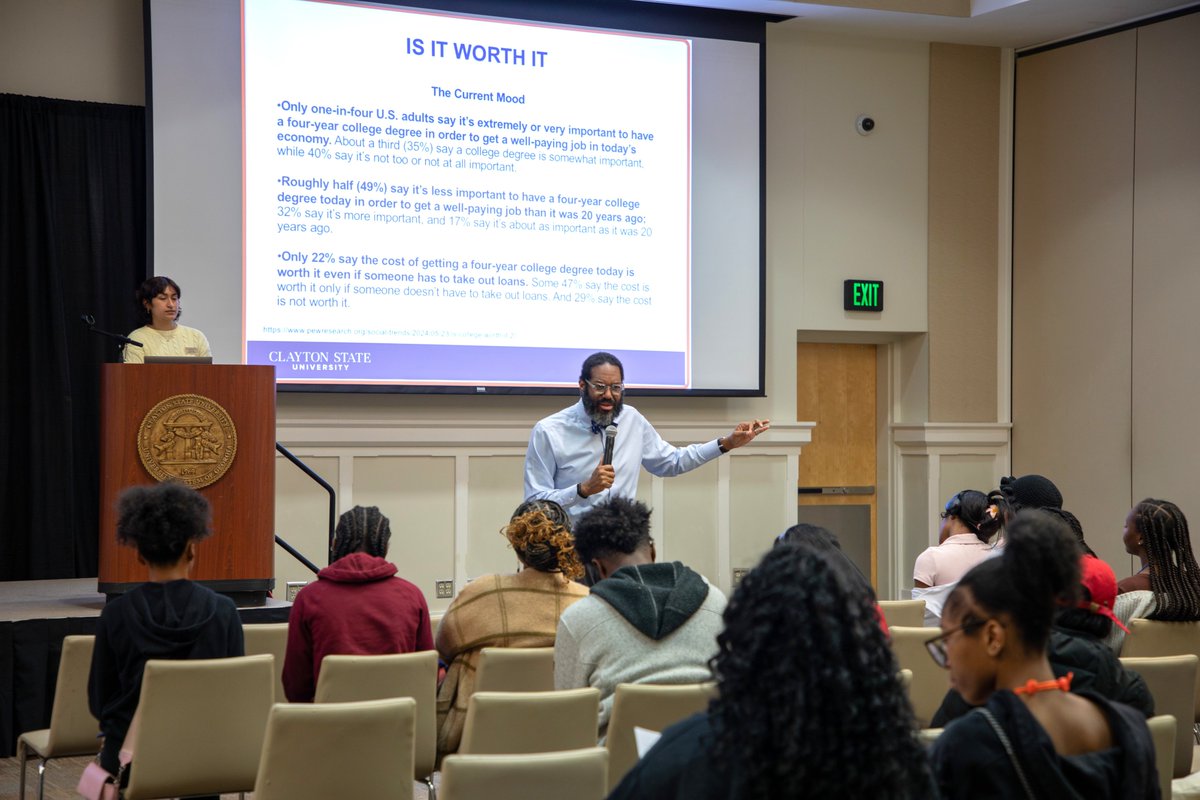 ClaytonState's tweet image. Clayton State University recently welcomed first-generation students from elementary, middle, and high schools across Clayton County for an all-day interactive campus experience. 🧡💙

Read more about it here: clayton.edu/news/first-gen…

#ClaytonState #FirstGen #StudentSuccess