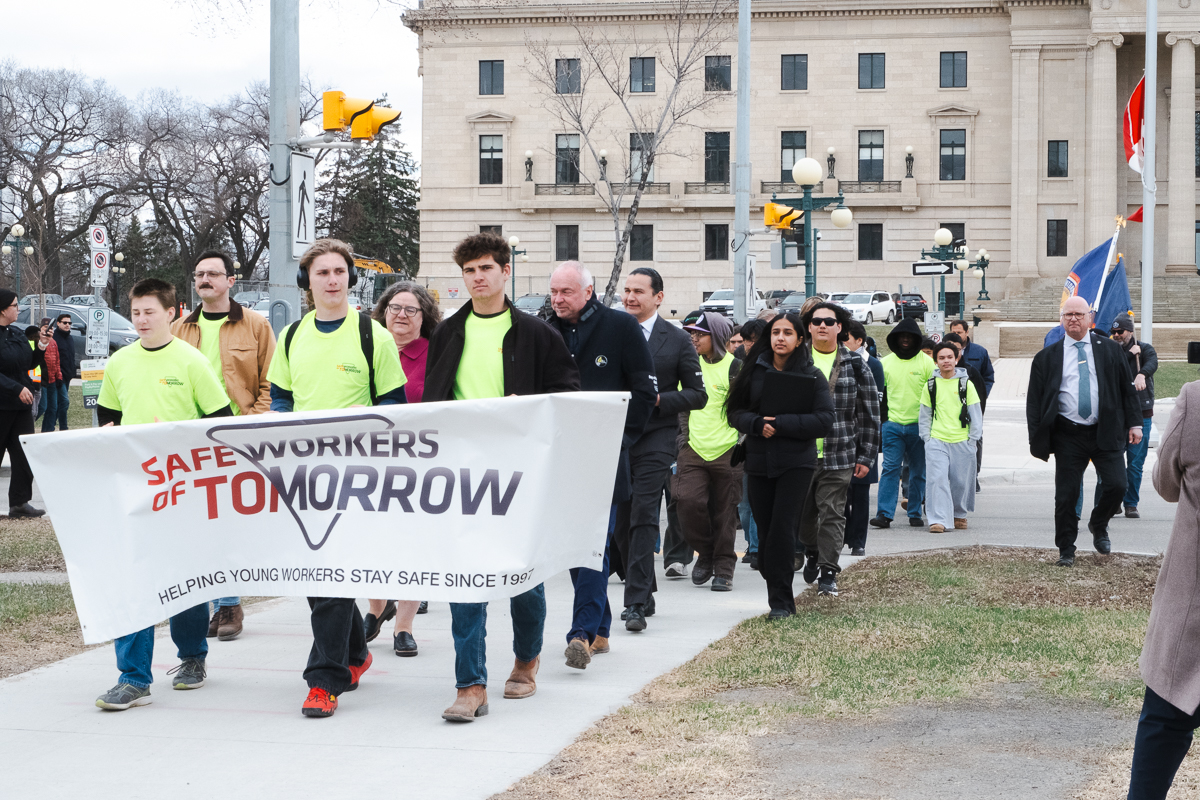 CSAM_Manitoba's tweet image. CSAM staff joined today’s Day of Mourning Leaders’ Walk in Winnipeg. Together with the Manitoba Federation of Labour and Safe Workers of Tomorrow, we honour those who didn’t make it home and recommit to safer workplaces. 🕯️#dayofmourning #safety #CSAM