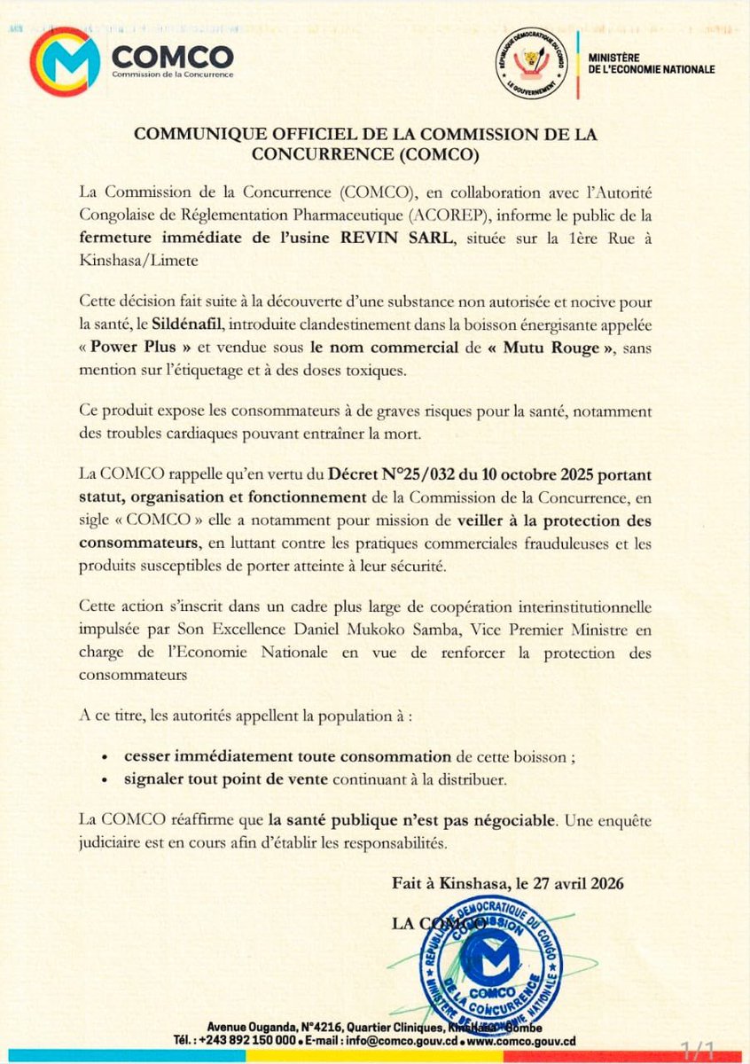 ClintonBAMANA3's tweet photo. Sous le leadership de son Excellence @DMukokoSamba, Vice-Premier Ministre, Ministre de l’Economie Nationale, autorité de tutelle de la Commission de la Concurrence, COMCO en sigle, dont la mission est de veiller à la protection des Consommateurs, il a été procédé à la fermeture de l’usine REVIN SARL qui fabrique le produit << Mutu Route >> interdit à la consommation.