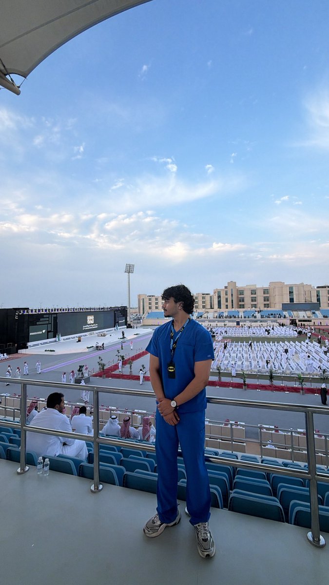 Deil6969's tweet photo. ناس تتهنى و ناس تتعنى💔🚑🎓
الوعد السنة الجاية بأذن الله🎓✋🏽 https://t.co/jB8dbSgVyM
