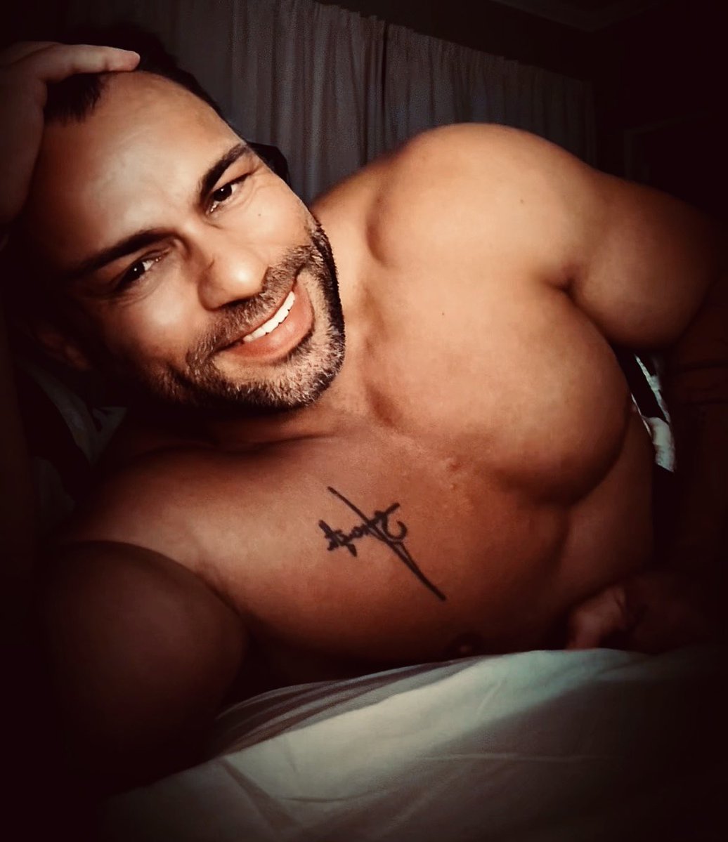 Exclusively_Adi tweet media