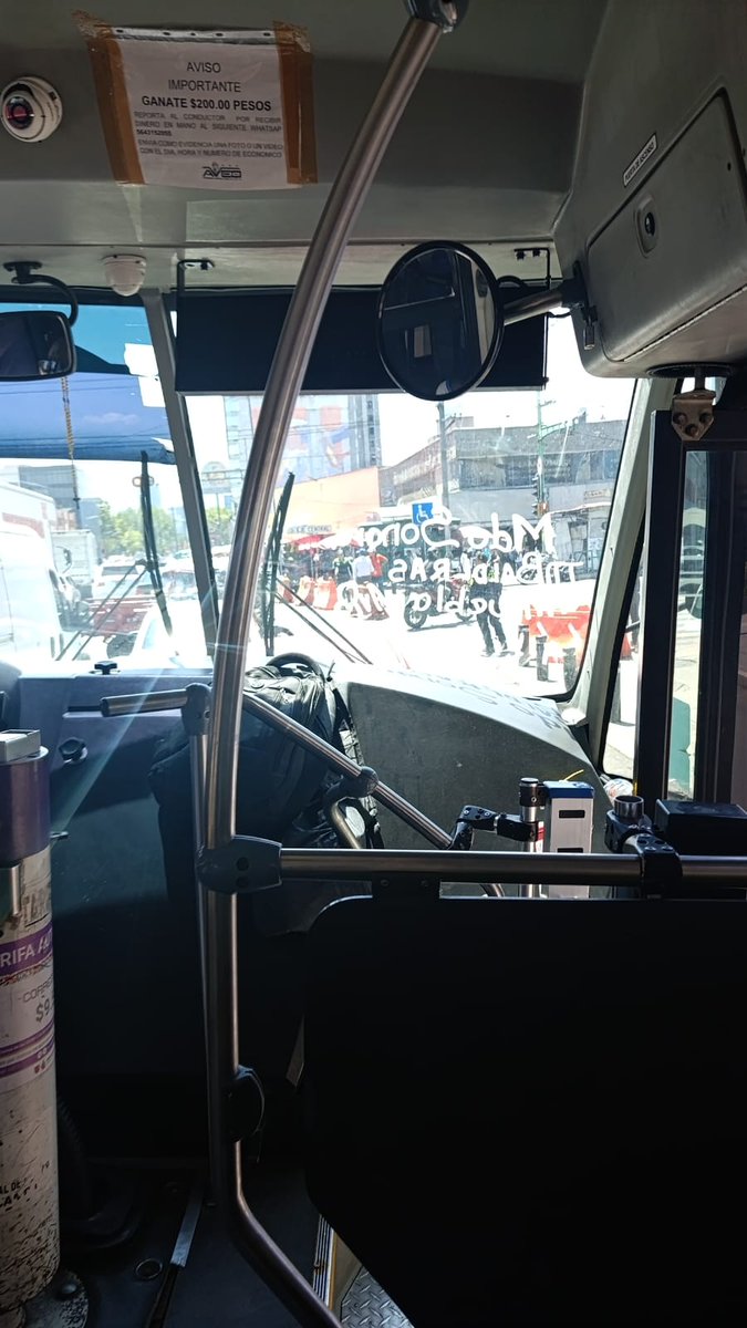 IvetteHerrera2's tweet photo. @OVIALCDMX por qué si cierra eje central no desvían el tráfico antes , para que no se haga un embotellamiento en izazaga y arcos de belen , se pasan de veras https://t.co/FiyQ1XTtDO