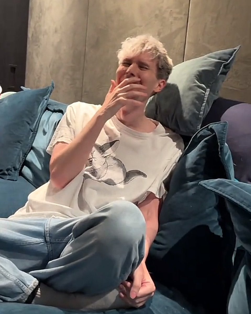 savi ☆ 🍲 tweet media