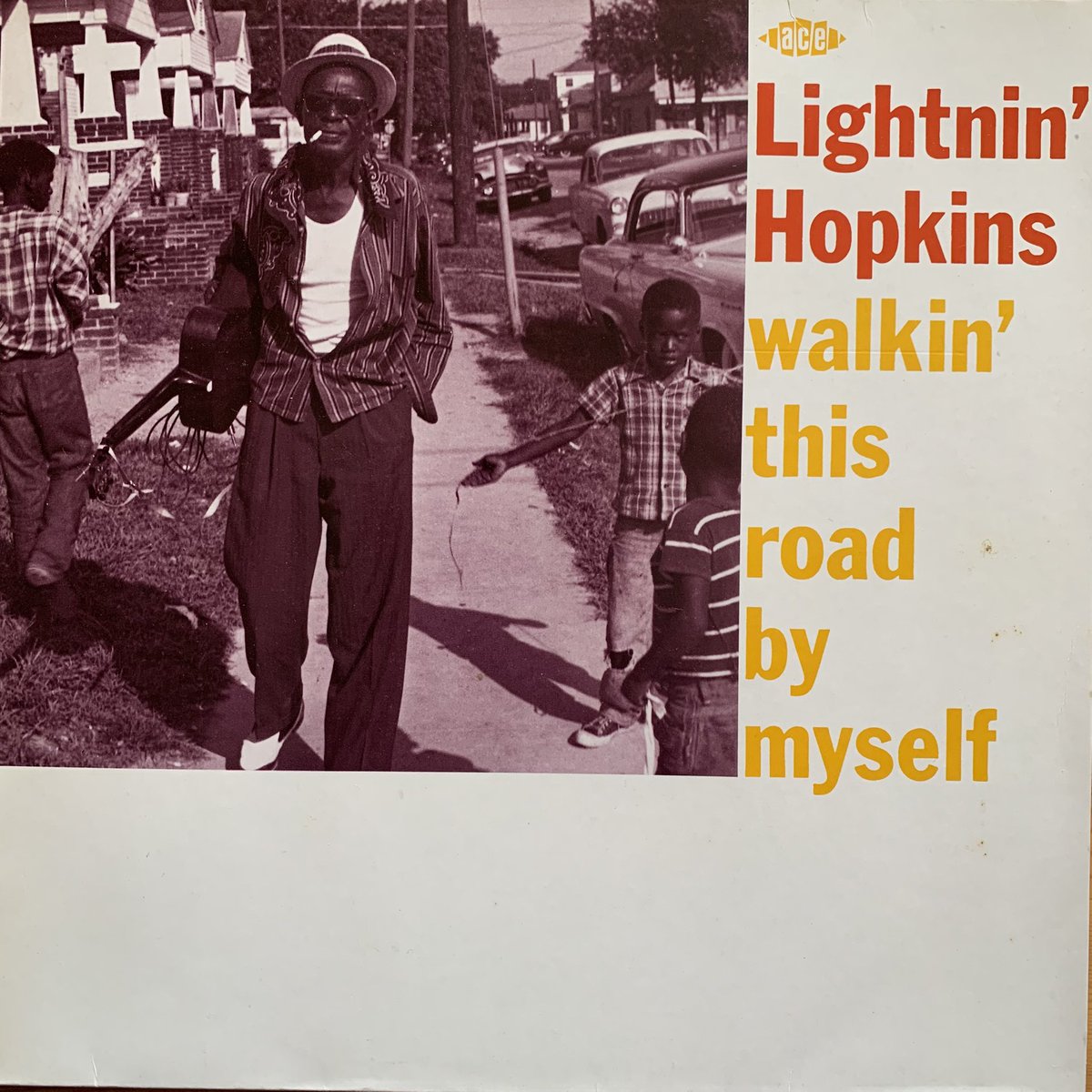 ayama5's tweet image. #Blues 75
Lightnin’ Hopkins
『walkin’ this road by my self』
Bluesville62年5月〜64年12月録音の
編集盤。やさぐれたライトニンの立ち姿に魅了されジャケ買いした良盤です👍
Walkin' This Road By Myself 
youtu.be/-hj1ZxNJ6D4?si… 
Worried Life Blues
youtu.be/Pg_e6Nw4axU?si…