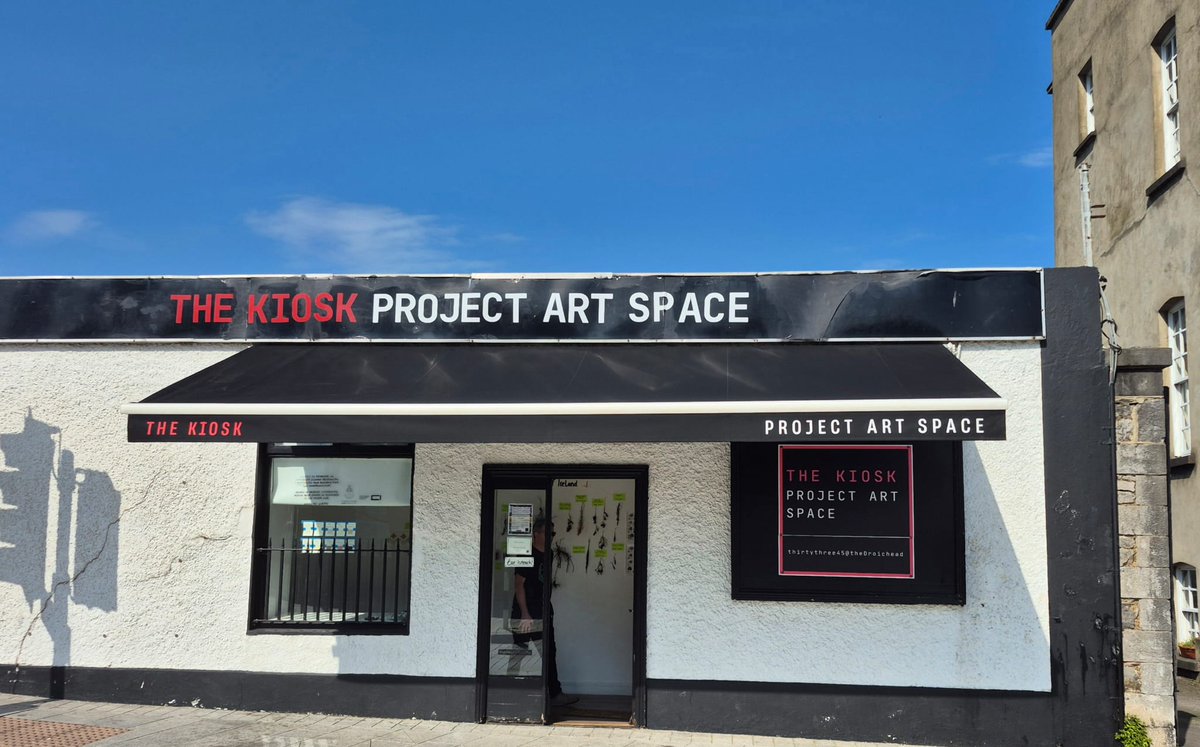 A fresh new look for The Kiosk, project art space in Drogheda ✨If you’re thinking about enhancing your shopfront, café, or workspace, we’d love to help. 👉 Get in touch today at acmeblinds.com and let’s transform your space.