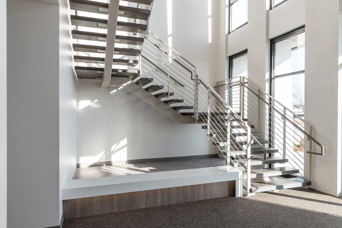 rubiomonocoatUS's tweet photo. Staircases with clean lines and stunning intentionality! 😍 

Tenworks Fabrication used maple for the stair treads and handrails and went with a cool-toned grey look to color and protect them using Precolor Easy and Oil Plus 2C! 

MORE: https://t.co/wgjNHnhepv

#rubiomonocoat https://t.co/43WzaHVwet