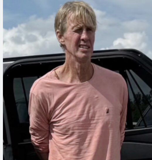VinnieVanBro's tweet photo. @HakunaHaki @JamesTovey14 @NormalIslandNws Radicalized,retarded,left-wing extremists such as yourself are going to miss,asshole(except TC who hit DT) RR couldn’t even successfully kill himself w/a pen🤣after representing himself. Allen,31 lived home w/mom+worked 5 hrs a week as a tutor🤪Mentally ill,non-functioning losers https://t.co/v5vA7TTeAJ