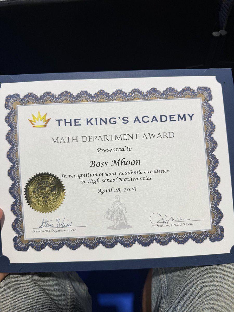 l3oss24's tweet photo. Honored to share that I've received the Mathematics award and Sophomore of the Year. The Mathematics award and Sophomore award goes out to one boy and one girl in each grade in my school. Trying to maintain this academic excellence!! https://t.co/yXcea8C0Tb