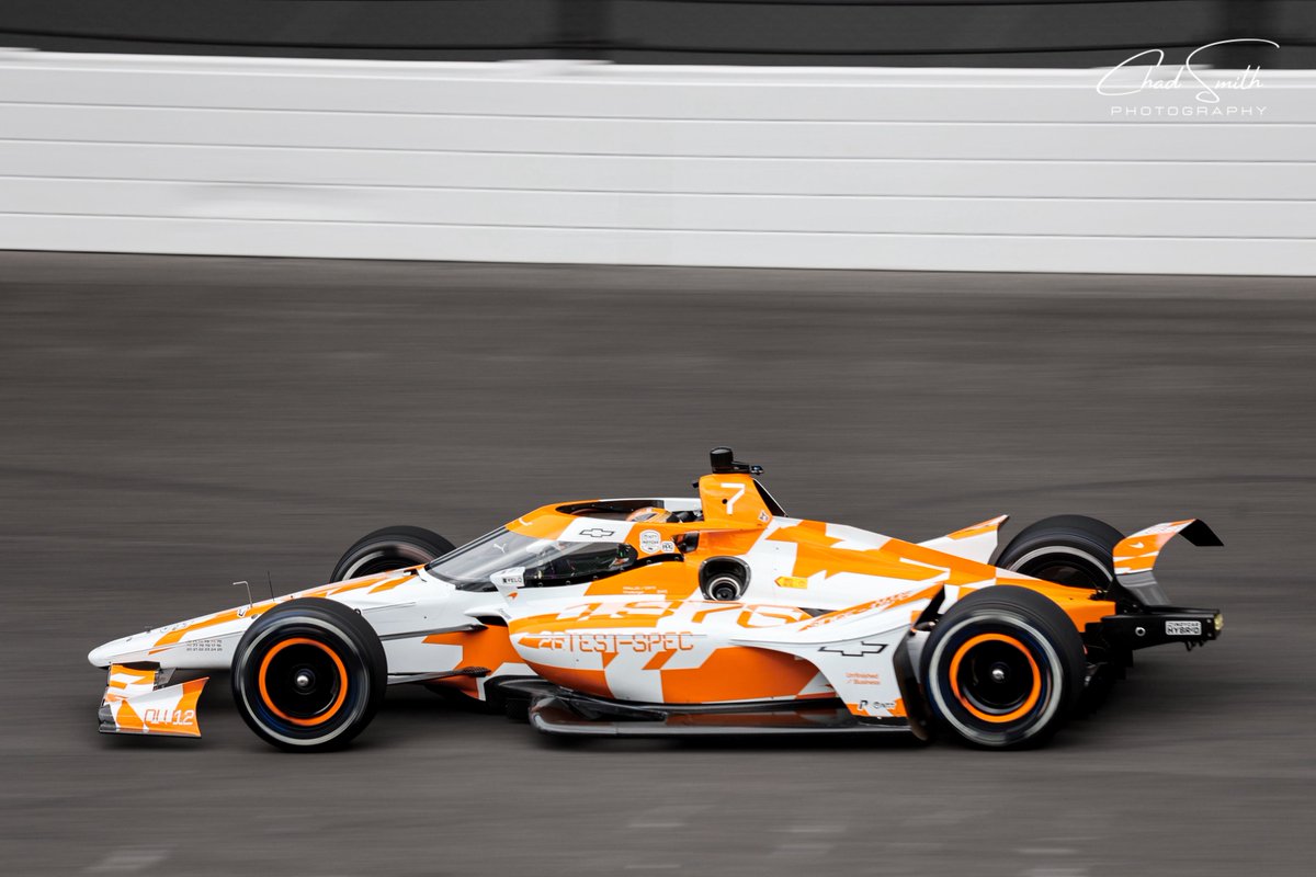 Chad200's tweet image. I say it every year, but @ArrowMcLaren knows how to do liveries, even for a test! Wonder if they were going for an animal theme…

🦓 @PatricioOWard
🐬 @nolan_siegel
🦒 @lundgaardoff
🦄 @RyanHunterReay

#INDYCAR #INDY500