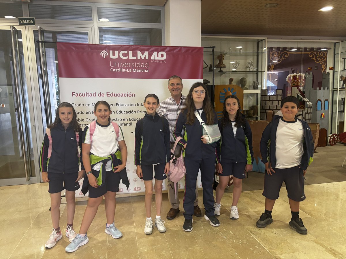 fecsfc's tweet photo. Hoy hemos participado en la Olimpiada Matemática Provincial en el Campus de la UCLM, en la @FacEducacionCu . Hemos disfrutado con las distintas actividades. #calidadfec https://t.co/ZWIAkSrqeL