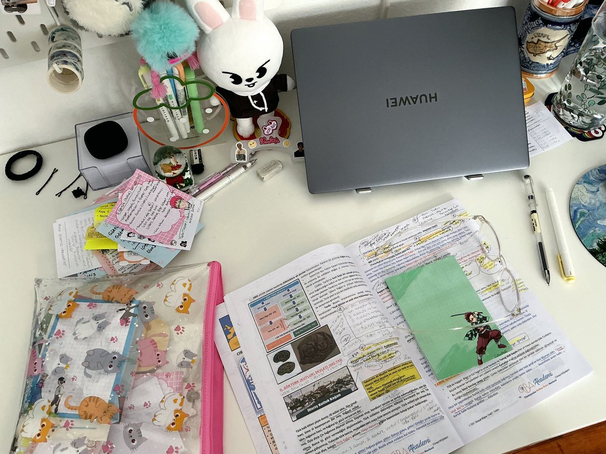 elyralino's tweet photo. i used to write notes on memo pads and stick them into my notebook i wish i had started earlier… but since there’s not much time left, i stopped doing it because it takes too much time. d-75

#studytwt #studylog #studyspo  #공부계트친소 https://t.co/JqnNVI5nhy