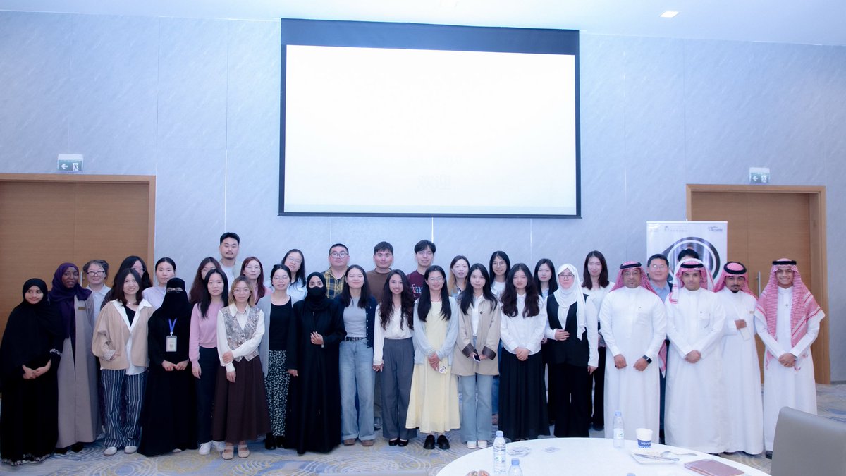 ime1l_'s tweet photo. "工作坊：中文教师技能提升"
(ورشة عمل: تطوير مهارات معلمي اللغة الصينية)

المنطقة الجنوبية – جازان 📍
4/4/2026 https://t.co/PAlYTxn8Xm