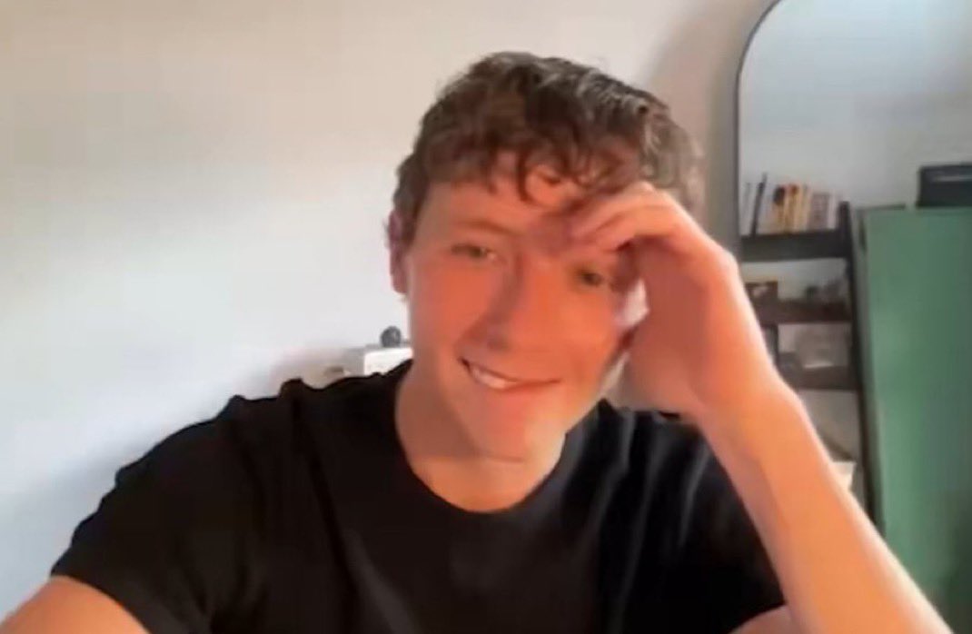 grey 🖊️☁️ in the pitt tweet media