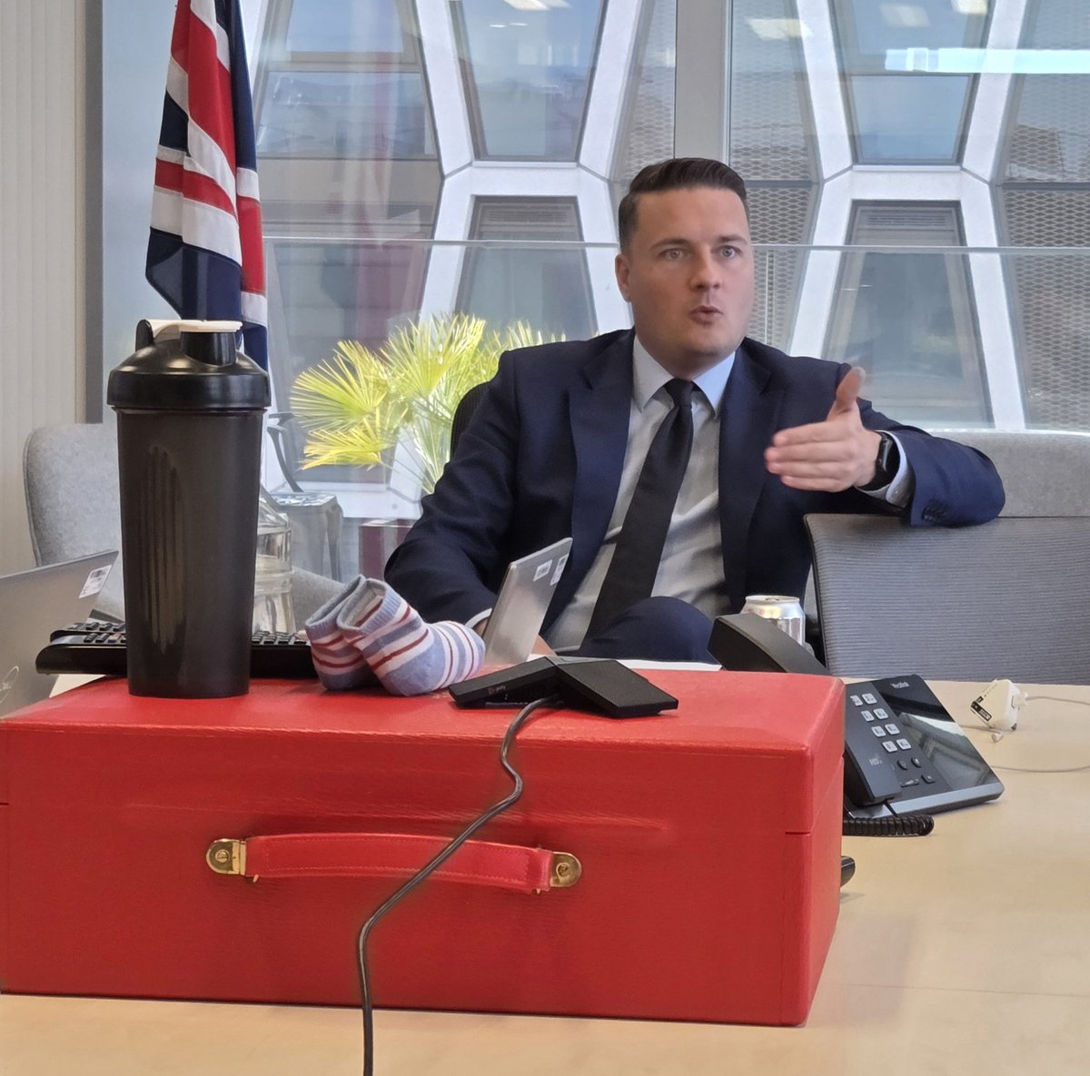 MathewHulbert's tweet image. 🚨 Today, with fellow campaigners, I met with the Secretary of State for Health @wesstreeting at the Department of Health, and asked him why people are still dying after waiting multiple hours for ambulances four years after that happened to my dear mum. 
#NHS