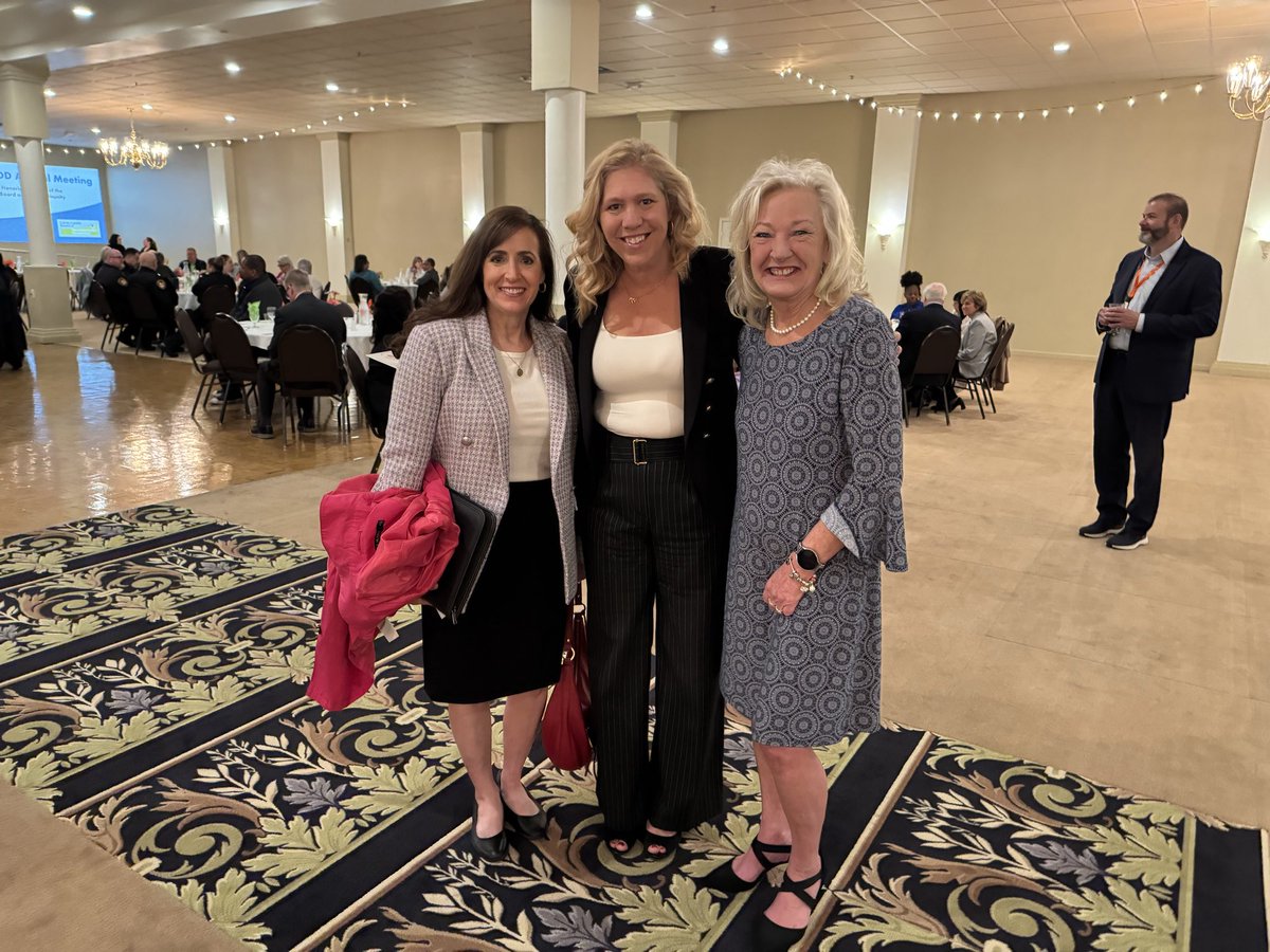 theresagavarone's tweet photo. Started a busy day at the Lucas County Board of Developmental Disabilities Annual Meeting where we got to hear a powerful keynote, and learn about the great work done by community partners!

A terrific start to the day! https://t.co/l7XupIlDkF