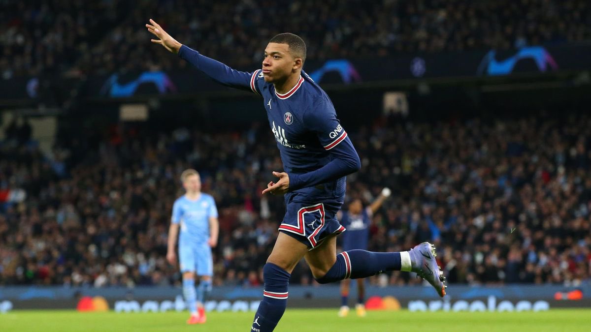 _BeFootball's tweet image. 🚨🚨 Kvaratskhelia 🇬🇪 et Dembélé 🇫🇷 sont partis pour devenir les 𝗠𝗘𝗜𝗟𝗟𝗘𝗨𝗥𝗦 𝗕𝗨𝗧𝗘𝗨𝗥𝗦 𝗗𝗘 𝗟’𝗛𝗜𝗦𝗧𝗢𝗜𝗥𝗘 𝗗𝗨 𝗣𝗦𝗚 en match à élimination directe de LDC !!!! 😱😱

🥇 14 - Kylian Mbappé
🥈 11- Ousmane Démbélé
🥉 10 - Khvicha Kvaratskhelia

C’EST LUNAIRE.