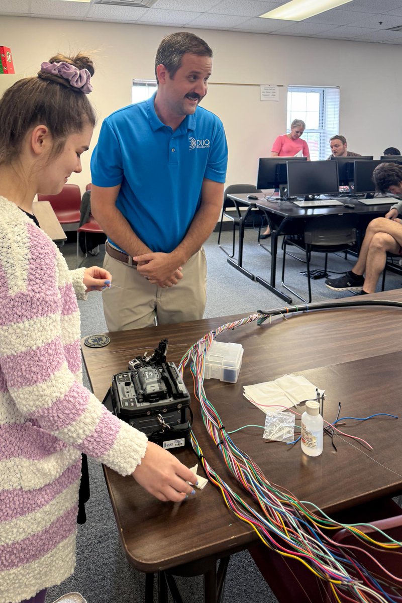 DUOBroadband's tweet photo. We had a great time today with a group of Campbellsville University seniors, offering them a chance to learn more about careers in the telecommunications industry.  From DUO Broadband was: (group photo from left) Shawn Phillips, Robert Hostetler, Sherry Selby, and Tyler Hoskins. https://t.co/8X0kBjqa5w
