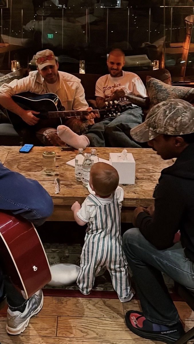 esta foto no la voy a superar nunca 🤧 la cara de orgullo de justin
