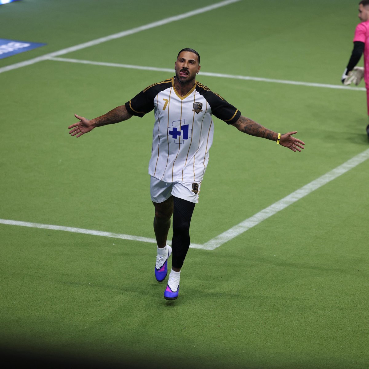 𝐒ı𝐥𝐚 tweet media